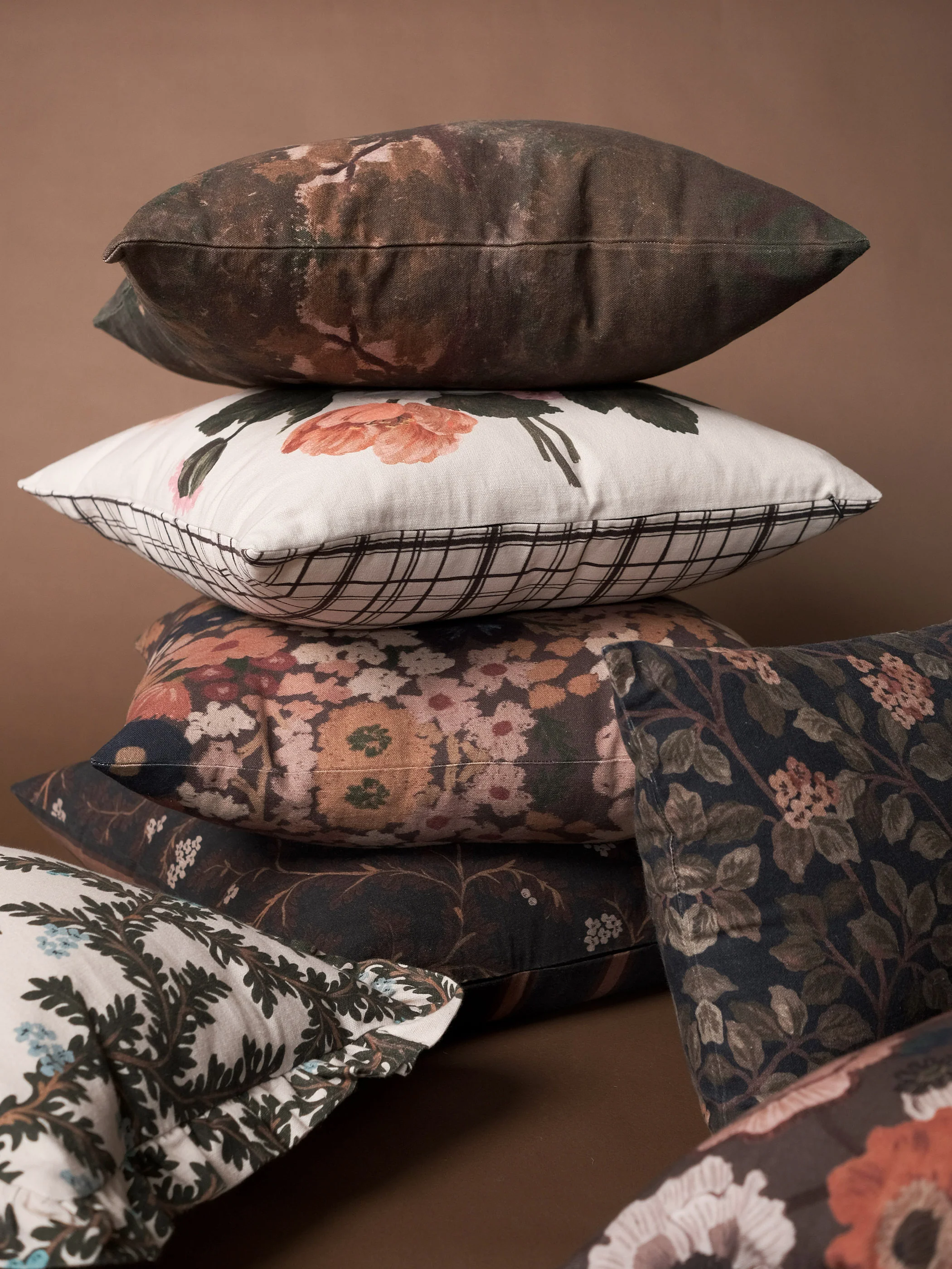 Vines Cushion Cover - Image 3