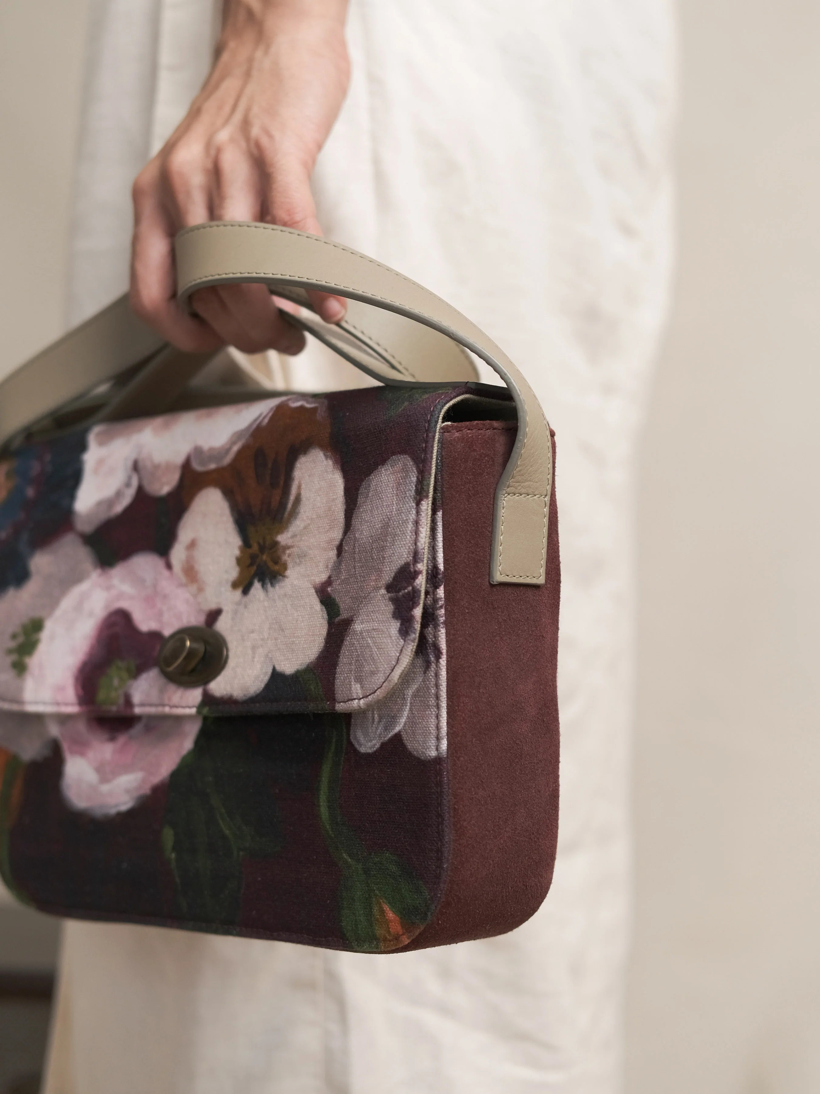 Sling Bag | Portrait of Vase - Image 3